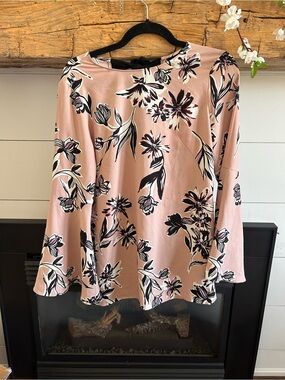 Women’s Floral Pink Bell Sleeve Top